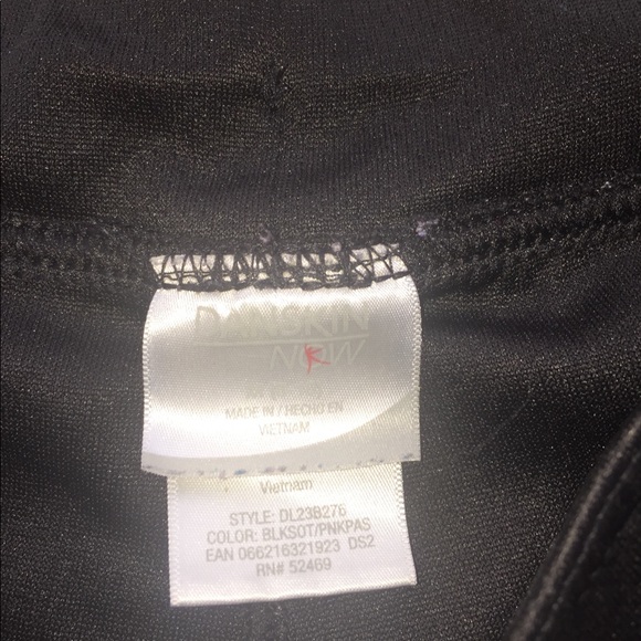 Women’s Medium Shorts - Picture 2 of 2